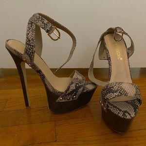 Worn once Brown Heels , 5”